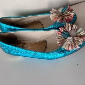 MADE IN ITALY EMMA VIANI Vibrant Blue Women's Shoes with Floral Accent